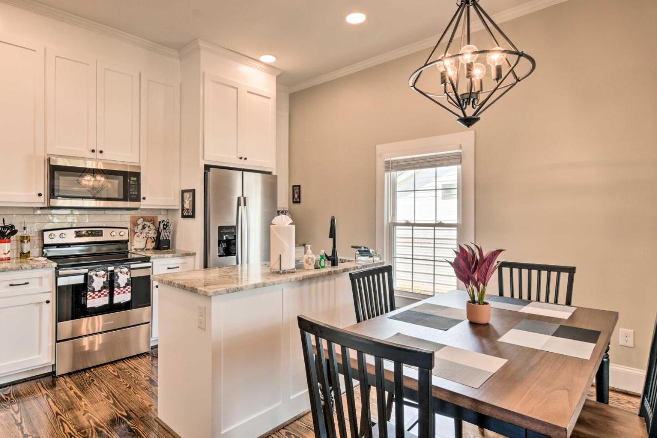 Ideally Located Penne Place With Deck And Grill Greenville Exterior photo